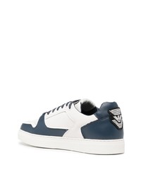 Baskets basses en cuir blanc et bleu marine Emporio Armani