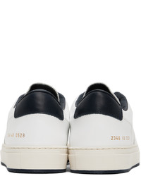 Baskets basses en cuir blanc et bleu marine Common Projects