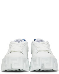 Baskets basses en cuir blanc et bleu marine Versace