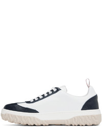 Baskets basses en cuir blanc et bleu marine Thom Browne