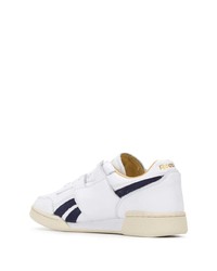 Baskets basses en cuir blanc et bleu marine Reebok