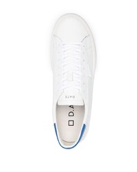 Baskets basses en cuir blanc et bleu D.A.T.E