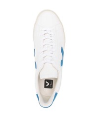 Baskets basses en cuir blanc et bleu Veja