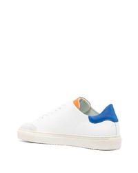 Baskets basses en cuir blanc et bleu Axel Arigato