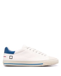 Baskets basses en cuir blanc et bleu D.A.T.E