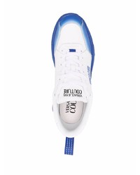 Baskets basses en cuir blanc et bleu VERSACE JEANS COUTURE