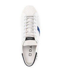 Baskets basses en cuir blanc et bleu D.A.T.E