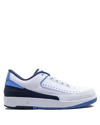 Baskets basses en cuir blanc et bleu Jordan