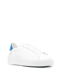 Baskets basses en cuir blanc et bleu D.A.T.E