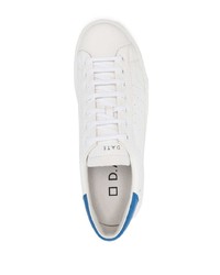 Baskets basses en cuir blanc et bleu D.A.T.E