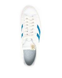 Baskets basses en cuir blanc et bleu VISVIM