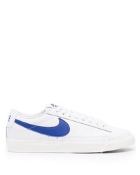 Baskets basses en cuir blanc et bleu Nike