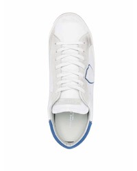 Baskets basses en cuir blanc et bleu Philippe Model Paris