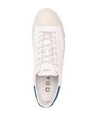 Baskets basses en cuir blanc et bleu D.A.T.E