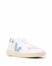 Baskets basses en cuir blanc et bleu Veja