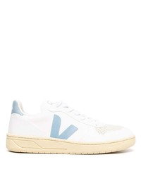 Baskets basses en cuir blanc et bleu Veja