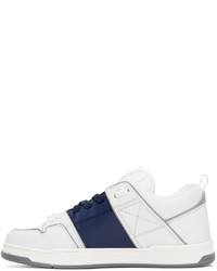 Baskets basses en cuir blanc et bleu Valentino Garavani