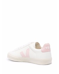 Baskets basses en cuir blanc et rose Veja