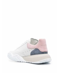 Baskets basses en cuir blanc et rose Alexander McQueen