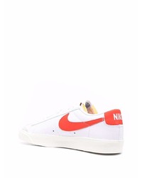 Baskets basses en cuir blanc et rouge Nike