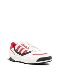 Baskets basses en cuir blanc et rouge adidas