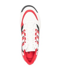 Baskets basses en cuir blanc et rouge adidas