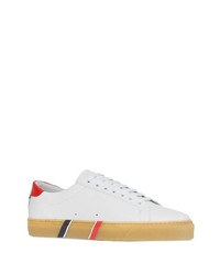 Baskets basses en cuir blanc et rouge Burberry