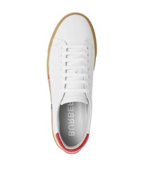 Baskets basses en cuir blanc et rouge Burberry