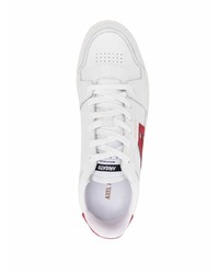 Baskets basses en cuir blanc et rouge Axel Arigato