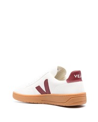 Baskets basses en cuir blanc et rouge Veja