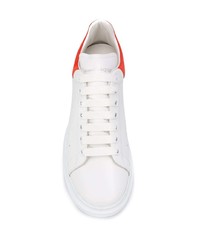 Baskets basses en cuir blanc et rouge Alexander McQueen