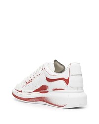 Baskets basses en cuir blanc et rouge Alexander McQueen