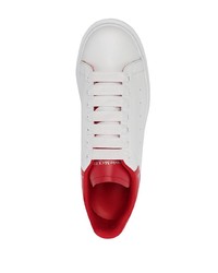 Baskets basses en cuir blanc et rouge Alexander McQueen