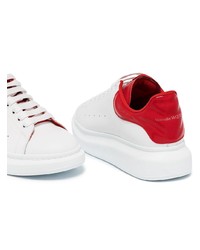 Baskets basses en cuir blanc et rouge Alexander McQueen