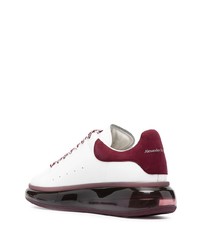 Baskets basses en cuir blanc et rouge Alexander McQueen