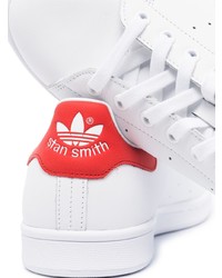 Baskets basses en cuir blanc et rouge adidas