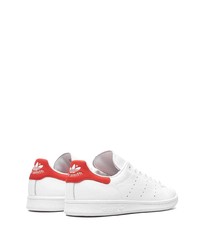 Baskets basses en cuir blanc et rouge adidas