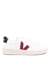 Baskets basses en cuir blanc et rouge Veja