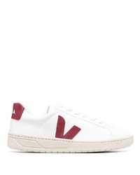 Baskets basses en cuir blanc et rouge Veja