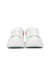 Baskets basses en cuir blanc et rouge Alexander McQueen