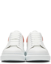 Baskets basses en cuir blanc et rouge Alexander McQueen