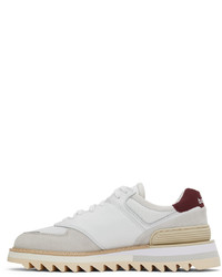 Baskets basses en cuir blanc et rouge New Balance