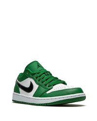 Baskets basses en cuir blanc et vert Jordan