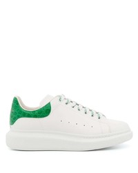 Baskets basses en cuir blanc et vert Alexander McQueen