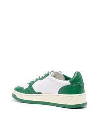 Baskets basses en cuir blanc et vert AUTRY