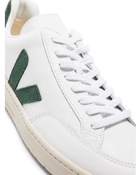 Baskets basses en cuir blanc et vert Veja