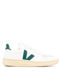 Baskets basses en cuir blanc et vert Veja