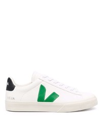 Baskets basses en cuir blanc et vert Veja