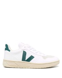 Baskets basses en cuir blanc et vert Veja