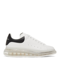 Baskets basses en cuir blanches et noires Alexander McQueen